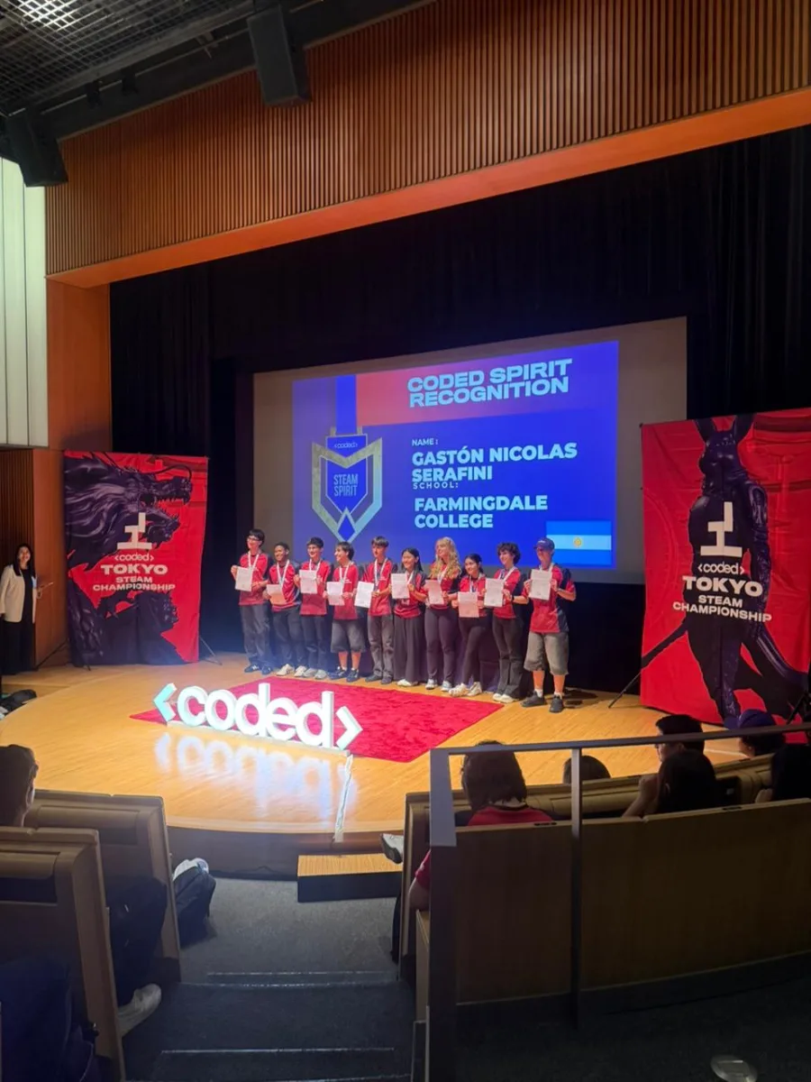 Equipo de Secundaria en el STEAM Championship de Tokyo